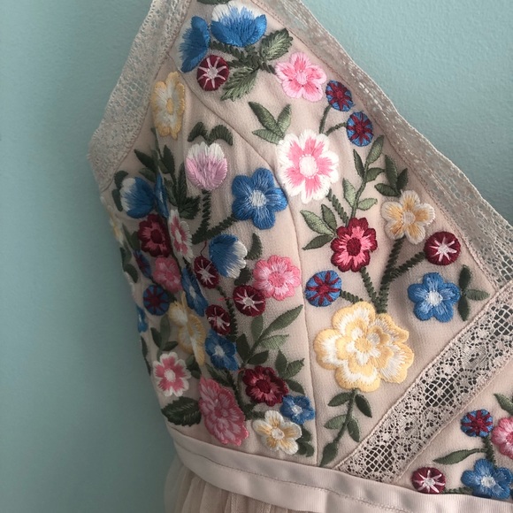 Needle and thread boho formal dress - Picture 4 of 7